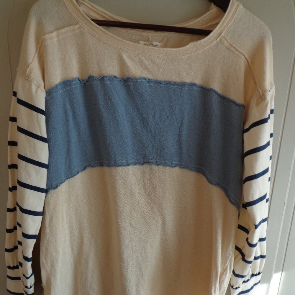 NWOT WE THE FREE Striped Puffy Long Sleeve T-Shirt XS Blues/Natural Raw Edges